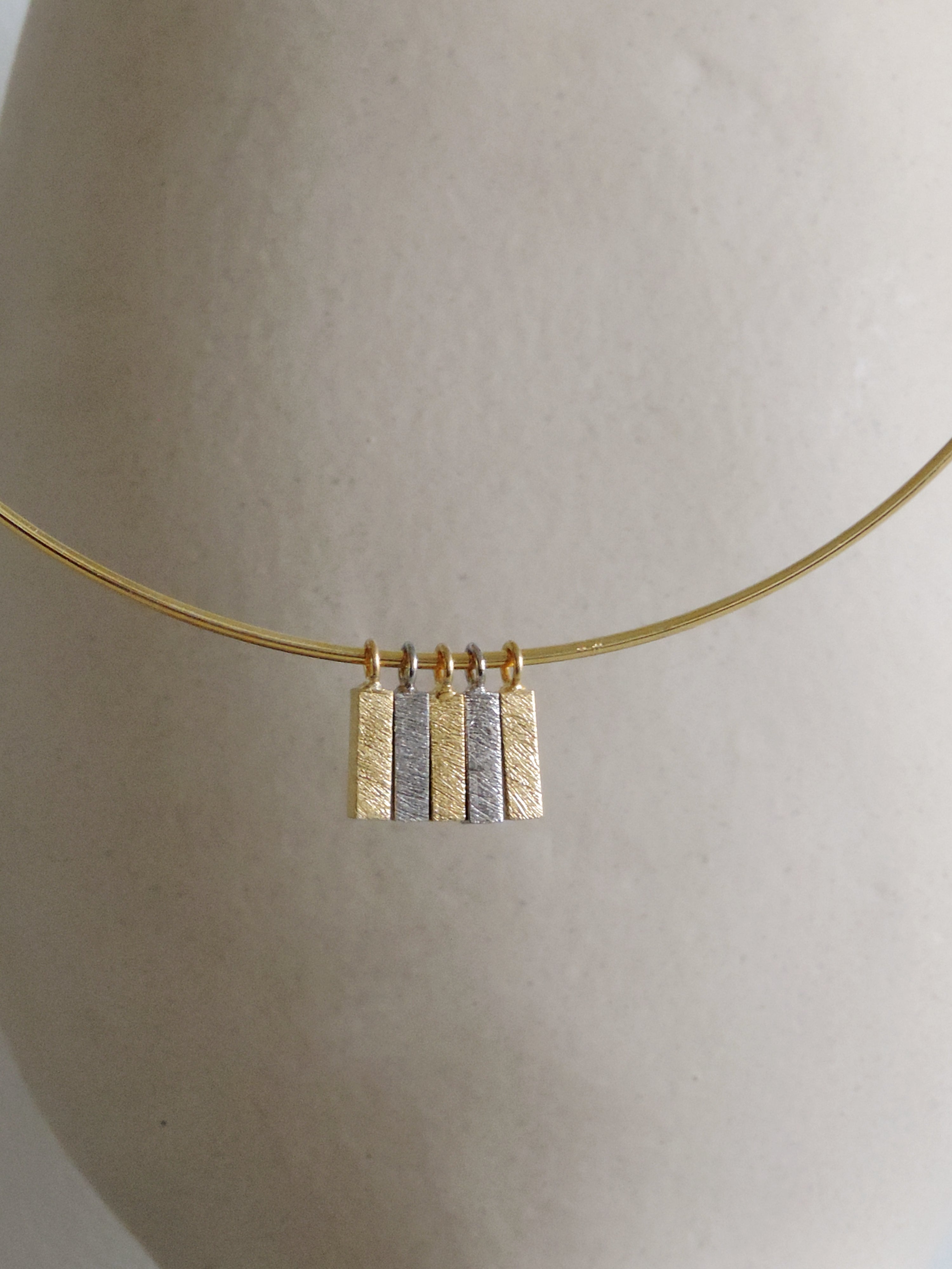 Conjunto de gargantilla cerrada