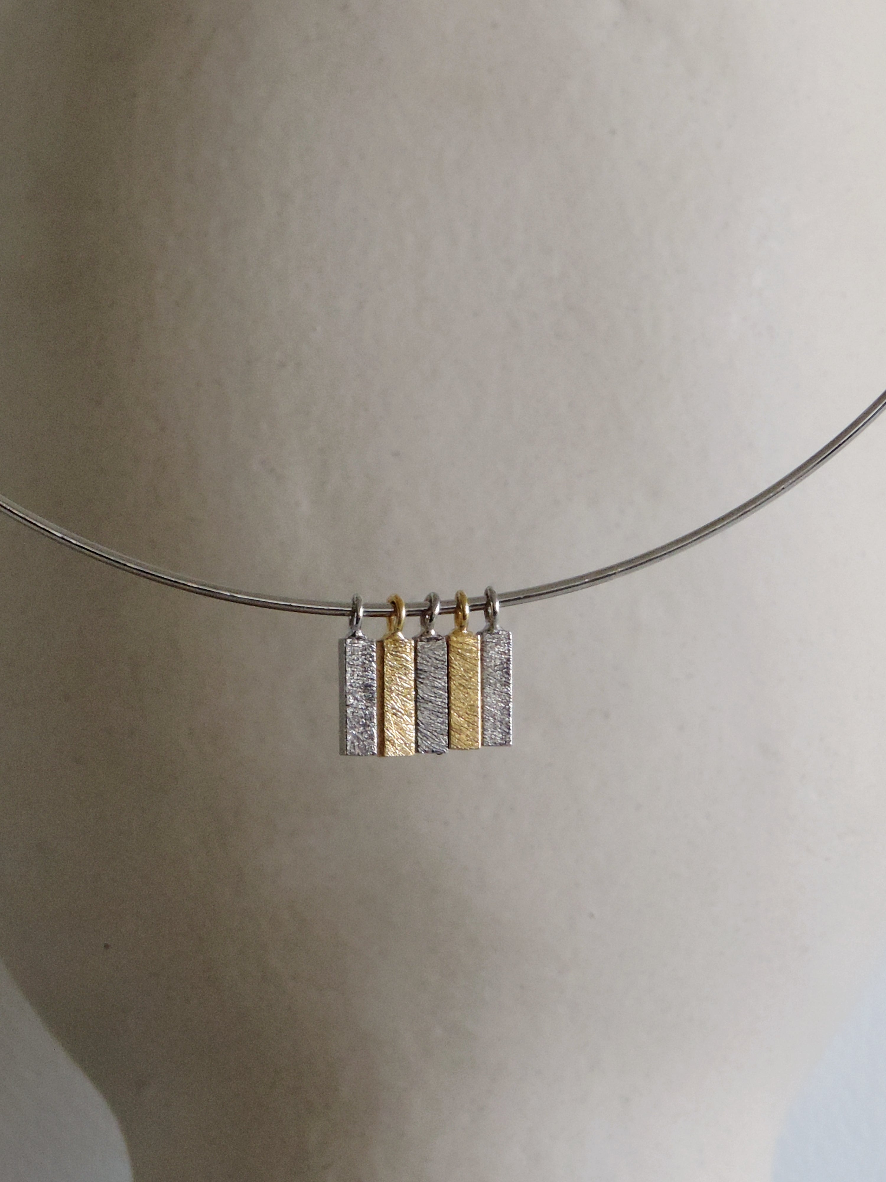 Conjunto de gargantilla cerrada